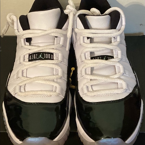 Jordan 11 low Iridescent main image 4